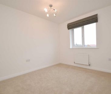 4 bedroom detached house to rent - Photo 4