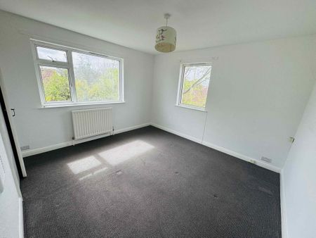 4 bedroom detached house to rent - Photo 2