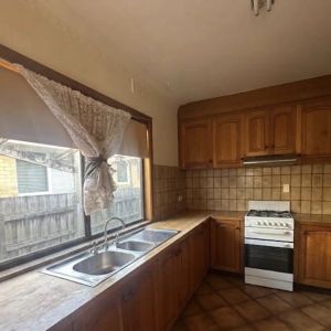 Large Family Home - Photo 3