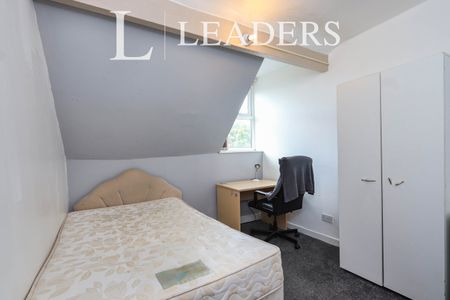 1 bedroom room to rent Holberry Close, Sheffield - Photo 4