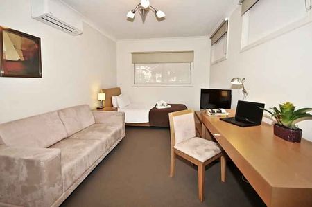 Room 1 (Ensuite) - Photo 5