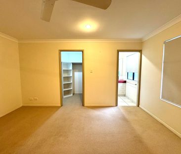 A CUT ABOVE THE REST – NOT YOUR AVERAGE DUPLEX! - Photo 5