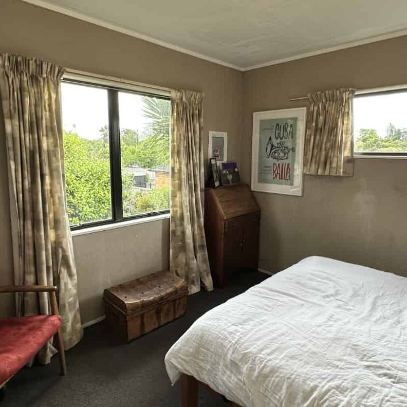 3 Bedrooms in Hamilton East - Photo 1