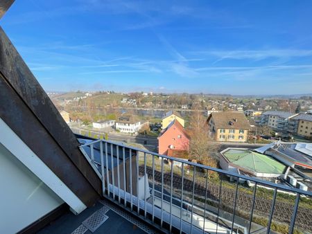 Top Moderne 4.5 Zimmer-Wohnung mit Rhein- + Weitsicht - Photo 3