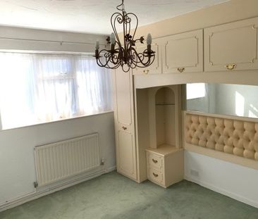 Woodford Green, IG8, Property for rent - Photo 1