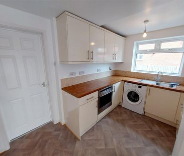 2 Bedroom House - Semi-Detached - Photo 4