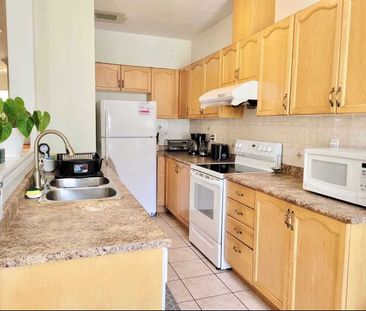 For Lease - 3395 Fountain Park Avenue, Mississauga, Ontario - Photo 5