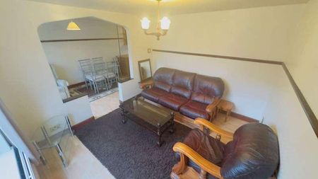 Blackpool View, Leeds, LS12 - Photo 4