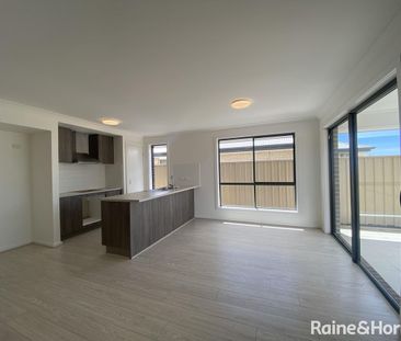 3 Bedroom Home with Ensuite! - Photo 5