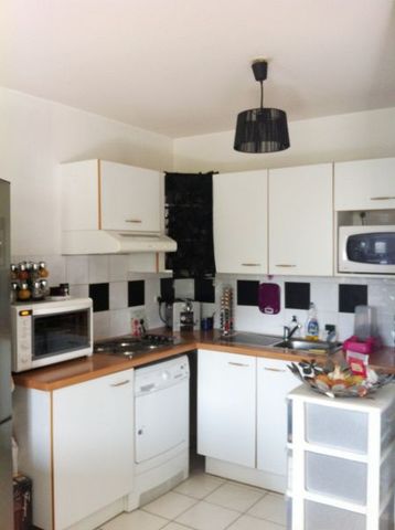 Location Appartement 4 pièces 64m² - Photo 4