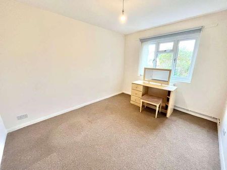 Waterford Road, Shoeburyness, Southend-on-sea, Essex, SS3 - Photo 5