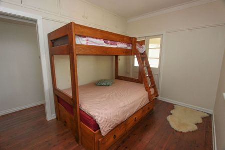 Great Location!! 3 Bedroom + Office Home. - Photo 3