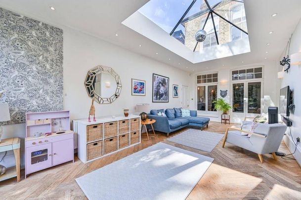 5 bedroom detached house to rent - Photo 1