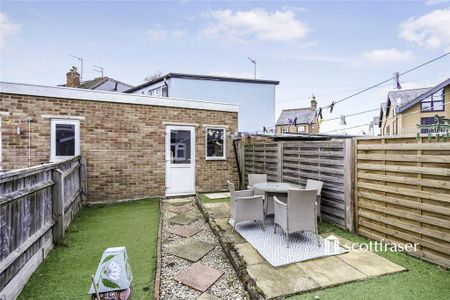 2 bedroom terraced house to rent - Photo 2