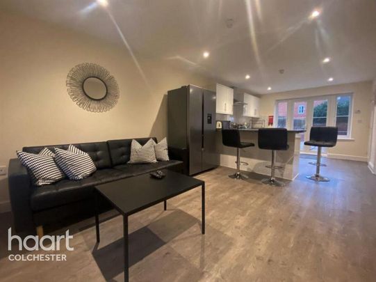 1 bedroom in a house share to rent - Photo 1