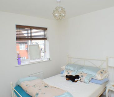 3 bedroom end of terrace house to rent - Photo 1