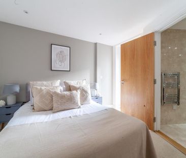 3 bedroom flat to rent - Photo 6