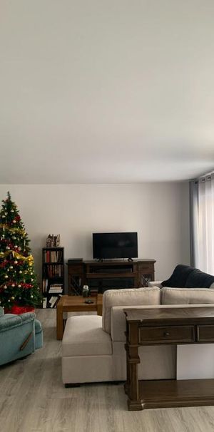 Très Grand 4 ½ – 2 Salles de Bains – Possibilité Stationnement Intérieur – 1ier Mars - Photo 1