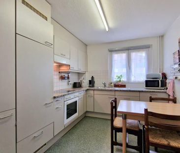 "Schöne, lichtdurchflutete 5-Zimmer-Wohnung an zentraler Lage!" - Foto 4
