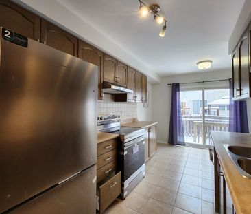 For Lease - 8 Bilbrough Street, Aurora, Ontario - Photo 3