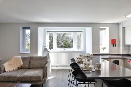 Classic Three Bed - Photo 5