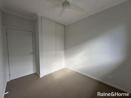 Cosy 3-Bedroom Home for Rent in Hillcrest! - Photo 4