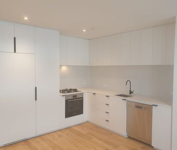 Luxury Living in Prime Position - Photo 2