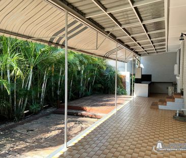 FAMILY HOME IN CENTRAL GATTON - Photo 2