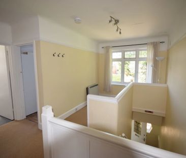 To Rent Lawford Road, Moordown, Bournemouth, BH9 £1,150 pcm Tenancy... - Photo 2