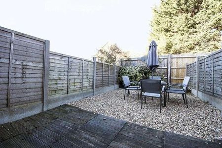 Rivernook Close, Walton-on-thames, KT12 - Photo 4