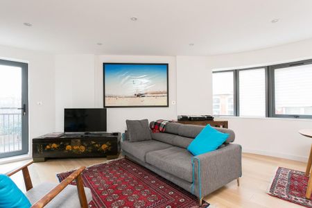 2 bedroom flat to rent - Photo 2