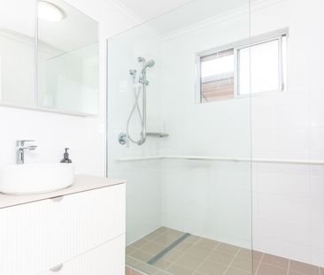 8 View Street, Woody Point QLD 4019 - House For Rent | Domain - Photo 6