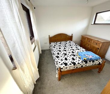 4 bedroom property to rent - Photo 3