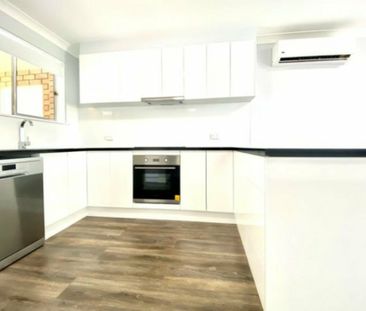 Renovated Family Home With Pool - Photo 4