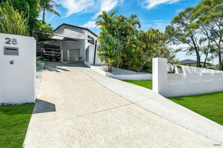 Fully Furnished Elanora Home with Pool and Stunning Lake Views - Photo 5