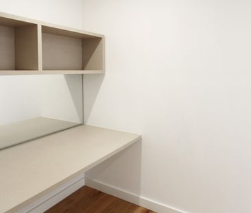 Spacious 1 Bedroom with Generous Sized Bedroom and Extra Large Park... - Photo 5