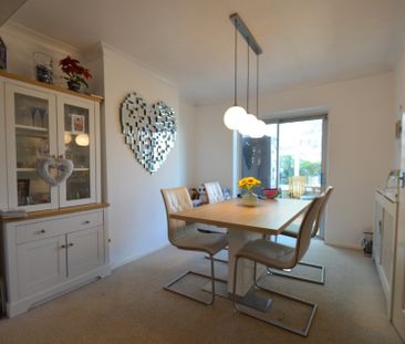 3 bedroom Semi-detached house to rent - Photo 2