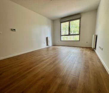 Location Appartement 2 pièces 42m² LOUVRES 95380 - Photo 4
