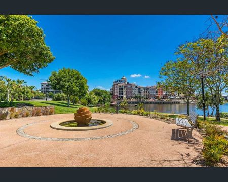 Emerald Lakes Prestigious Townhouse, Available Soon! - Photo 2