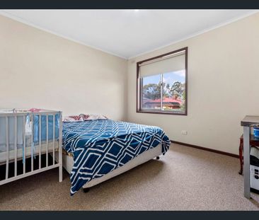 Charming 3-Bedroom Home! - Photo 2