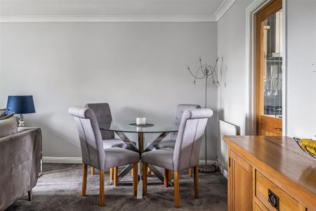 2 bedroom maisonette to rent - Photo 2