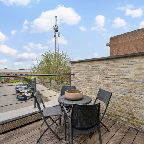 Appartement met autostaanplaats te huur in centrum van Geraardsbergen - Foto 1