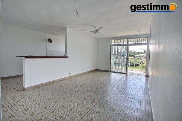 Location Appartement 3 pièces 74m² REMIRE MONTJOLY 97354 - Photo 1