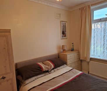 2 bed flat to rent in St Albans Crescent, Heaton - Photo 5