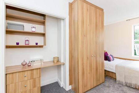 5 bedroom flat to rent - Photo 4