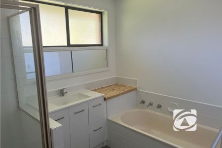 GREAT LOCATION ! - Photo 3