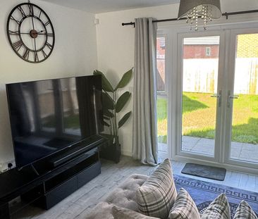 2 Bed Semi-Detached House, Red Hill, M24 - Photo 2