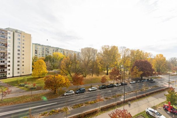 Ładny apartament, 2 balkony, garderoba, Metro 68.12 m² - Фото 1