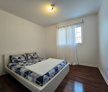 For Lease - 32 Old Oak Lane, Markham, Ontario - Photo 4