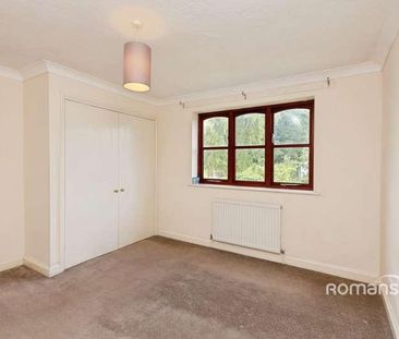 Oast Lane, Aldershot, Hampshire, GU11 - Photo 3